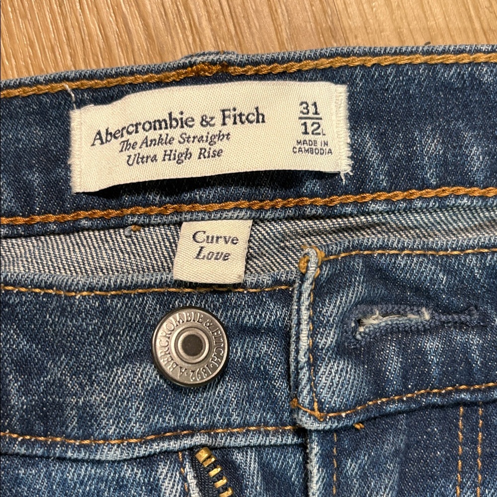 Abercrombie & Fitch Curve Love The ankle straight ultra high rise jeans size 31 - Picture 2 of 7